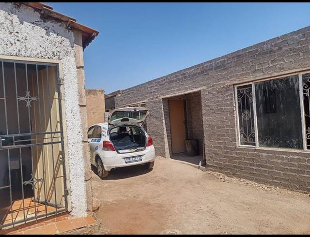 2 BEDROOM HOUSE FOR SALE IN SOSHANGUVE R